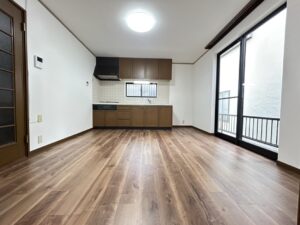 【LDK】 窓も多く陽当たり良好のLDK空間です。 【LDK】 窓も多く陽当たり良好のLDK空間です。