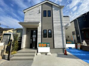 外観　土地面積：108.70m2（約32.88坪） 　・建物面積： 94.40m2（約28.55坪） 　・間取り：4LDK＋ロフト 約4.5帖