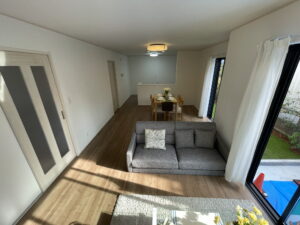 LDK　南向きに窓が多く、陽当たり、風通し共に良好です♪